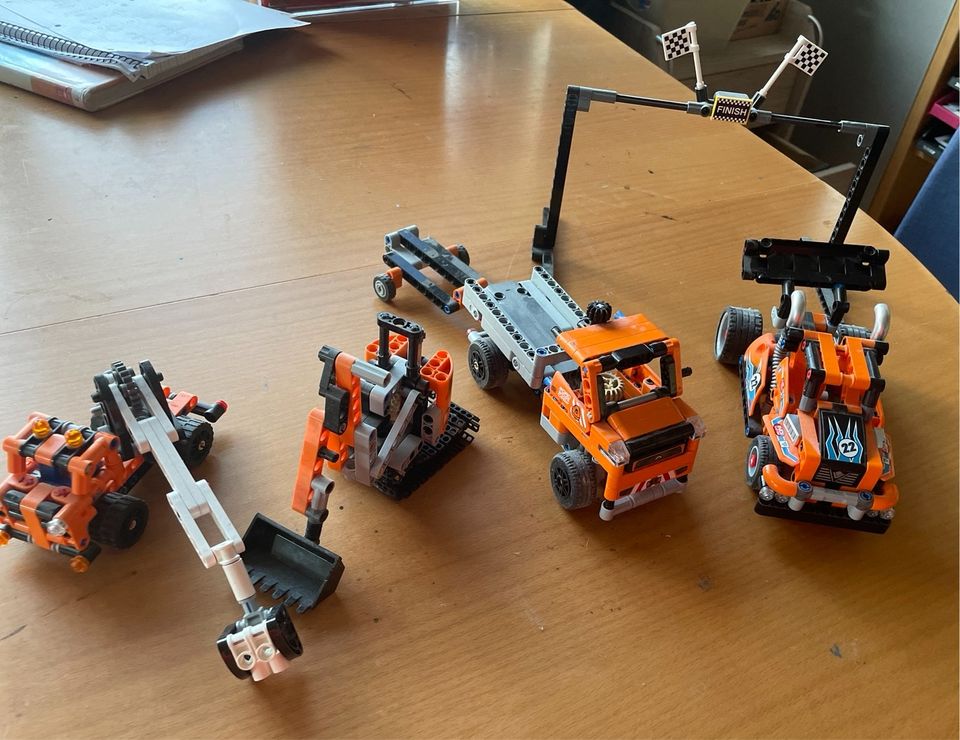 Lego Technic Fahrzeuge in Geisingen