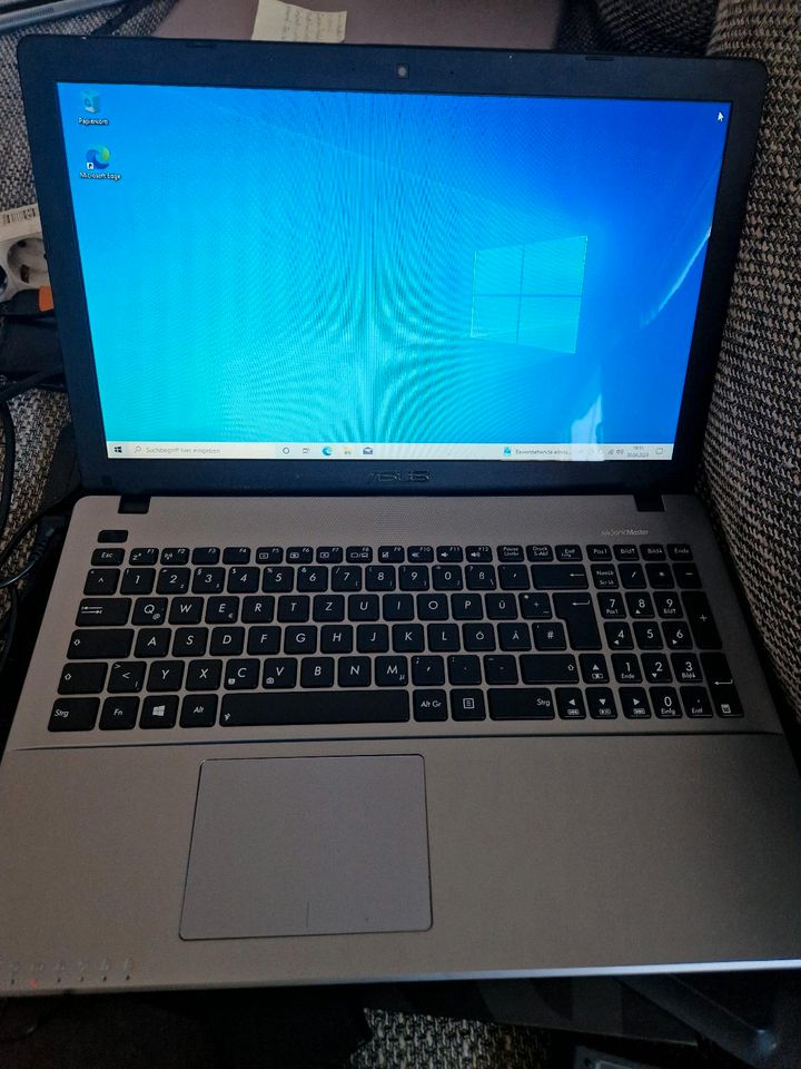 Asus X550L, 15,6 Zoll in Molbergen