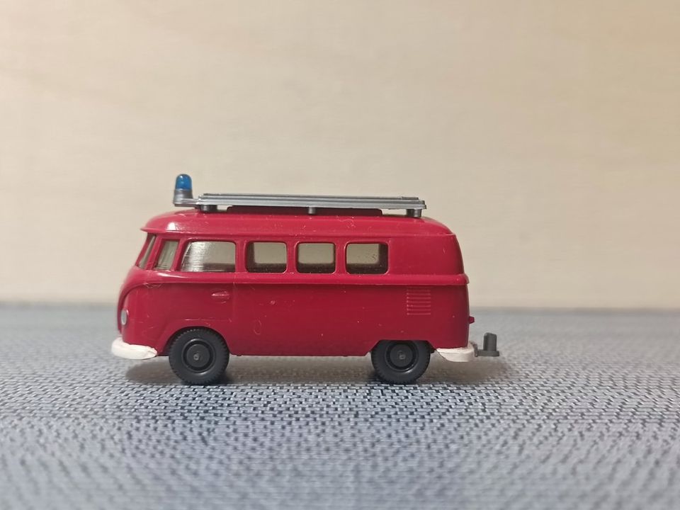 Alter Wiking 1046 Feuerwehr T1 VW Bus / Bulli (1961-67) 1:87 H0 in Bad Wildungen