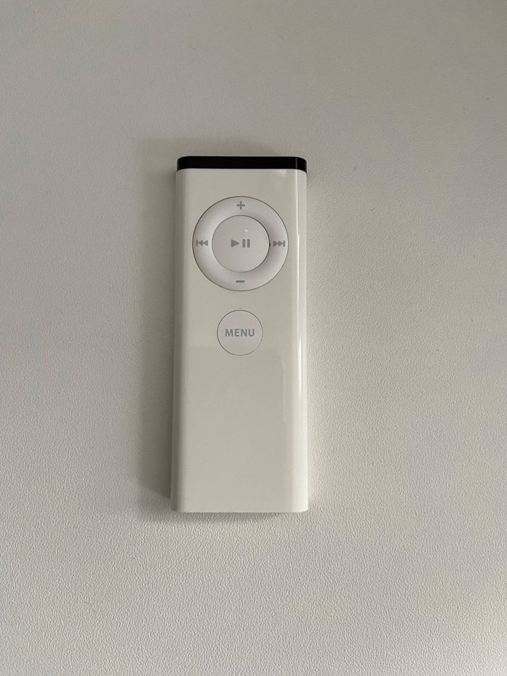 Apple Remote A1156 EMC No.: 2086 in Emmering