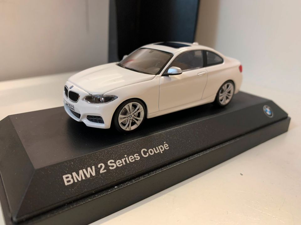 Modellauto BMW 2er Coupe 1:43 von Minichamps in Nordrhein-Westfalen -  Paderborn | Modellbau gebraucht kaufen | eBay Kleinanzeigen ist jetzt  Kleinanzeigen