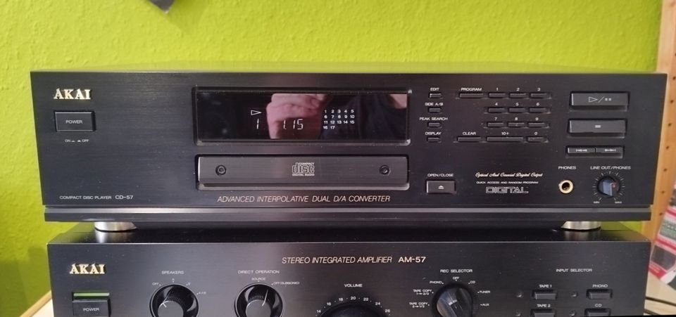 AKAI analog Verstärker AM-57 und AKAI CD-57 Set + Fernbedienungen in Bielefeld