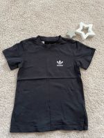 Adidas T-Shirt schwarz Gr. 98 Sachsen - Aue Vorschau