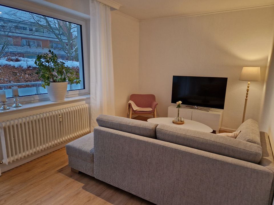 Liebevoll möblierte 2 Zimmer Wohnung mit Balkon in Hamburg