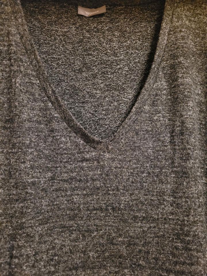 Damen Pullover grau meliert Gr. XL ( eher wie XXL) in Essen