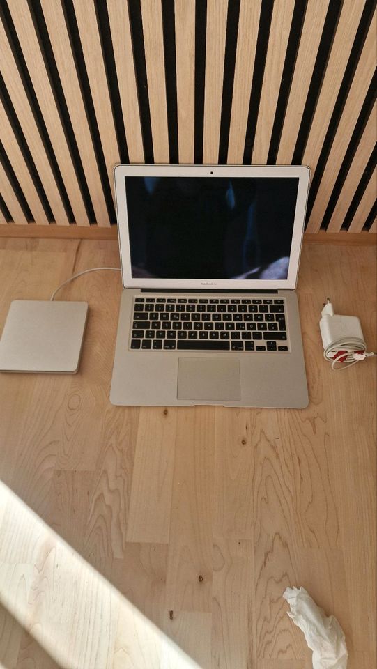 Apple Mac Book Air 13 Zoll in Schliersee