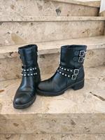 Stiefeletten biker boots Nieten schwarz Hessen - Fuldatal Vorschau