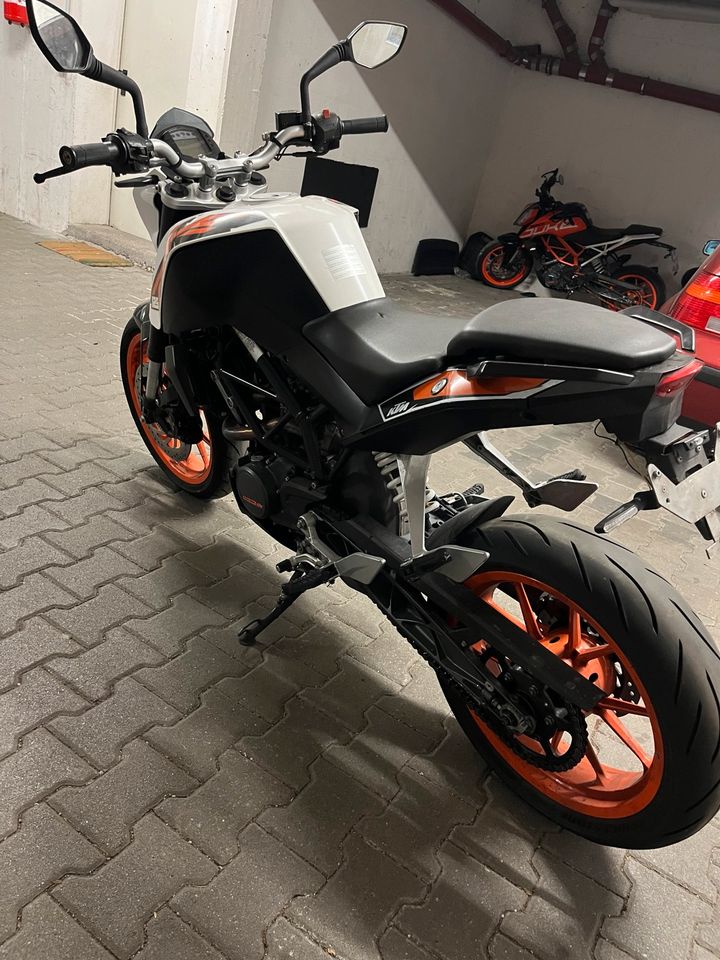 Ktm Duke 125 in Grünkraut