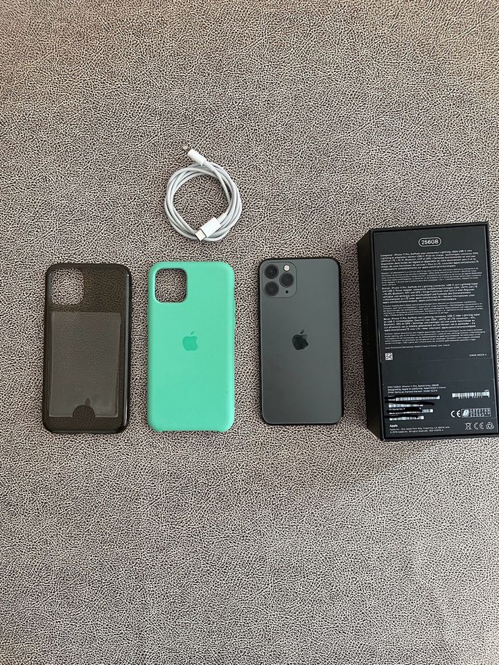 iPhone 11 Pro 256 gb in Frankfurt am Main