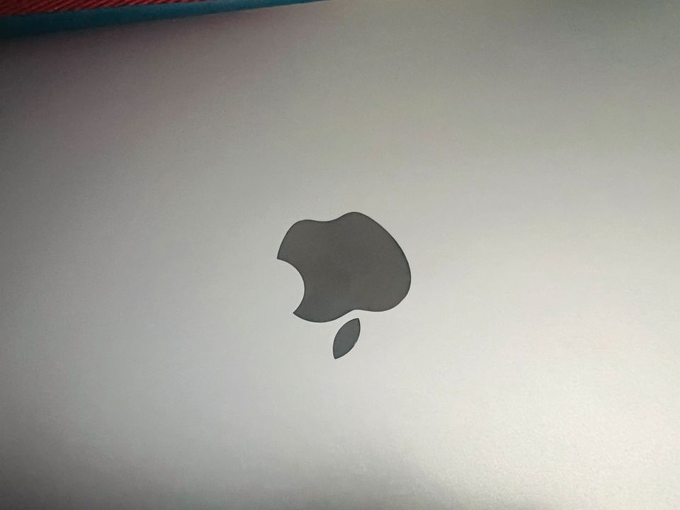 Apple macbook air M1 256gb mit box, laptop cover in Schweinfurt