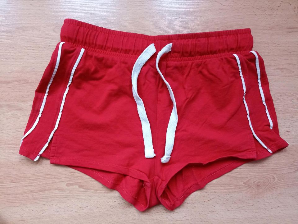 Short Sommer/ Sport Größe S in Hannover