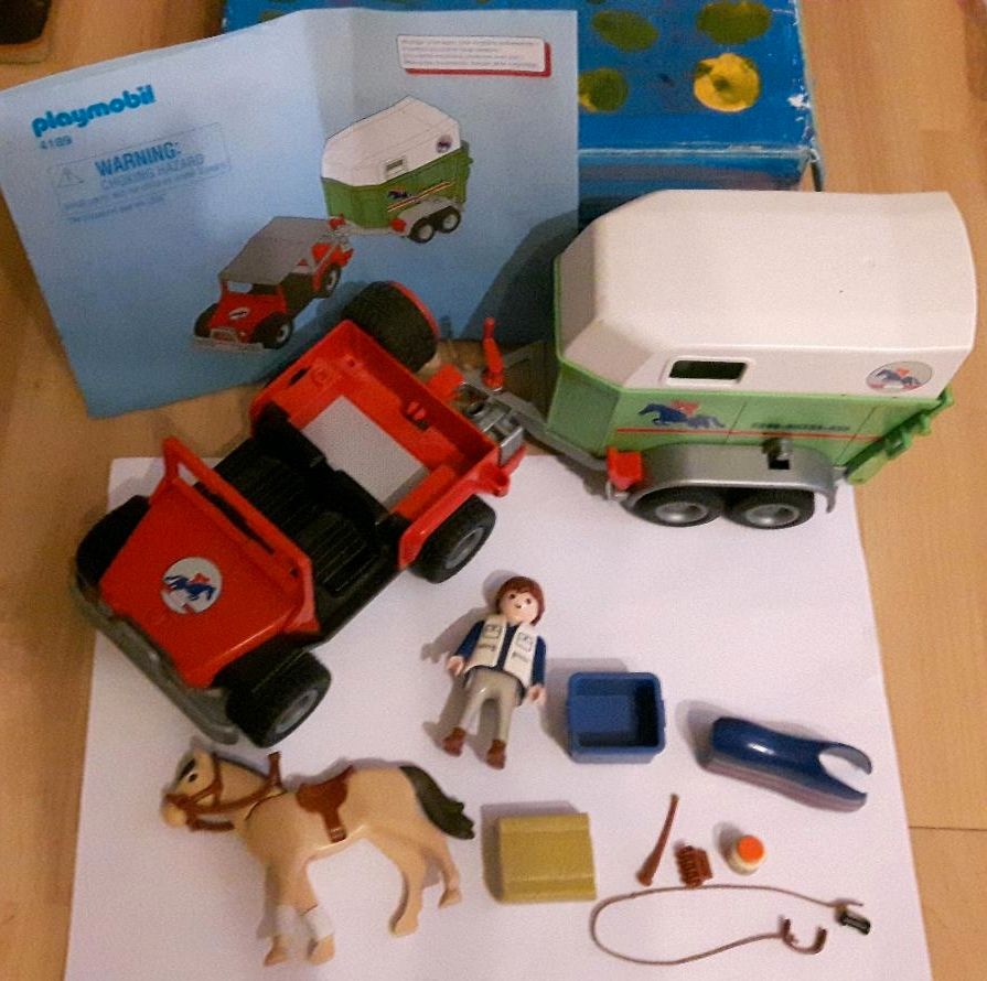 Playmobil Jeep mit Pferdeanhänger und Zubehör in Leopoldshöhe