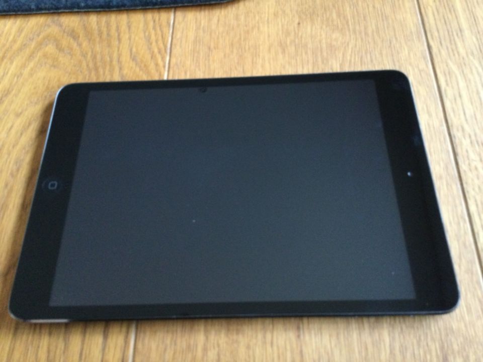 iPad Mini 2 ,32GB, Modell A1489+ SmartCase in Nußloch