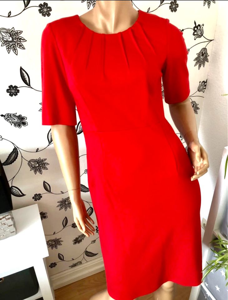 Wunderschönes Madeline Kleid Gr 36/38 rot. 1 mal getragen in Neumünster