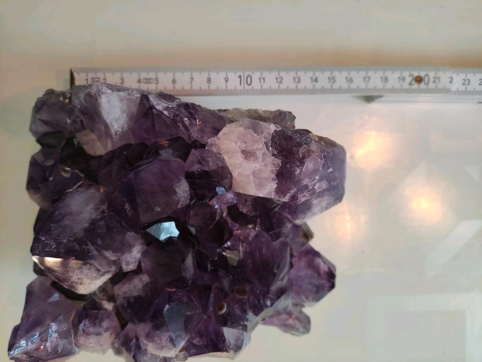 Amethyst Quartz Mineralien 2661 Gramm in Leipzig