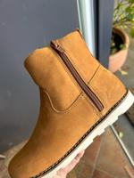 Lammfell Stiefel Farbe Cognac Neu und ungetragen Nordrhein-Westfalen - Korschenbroich Vorschau