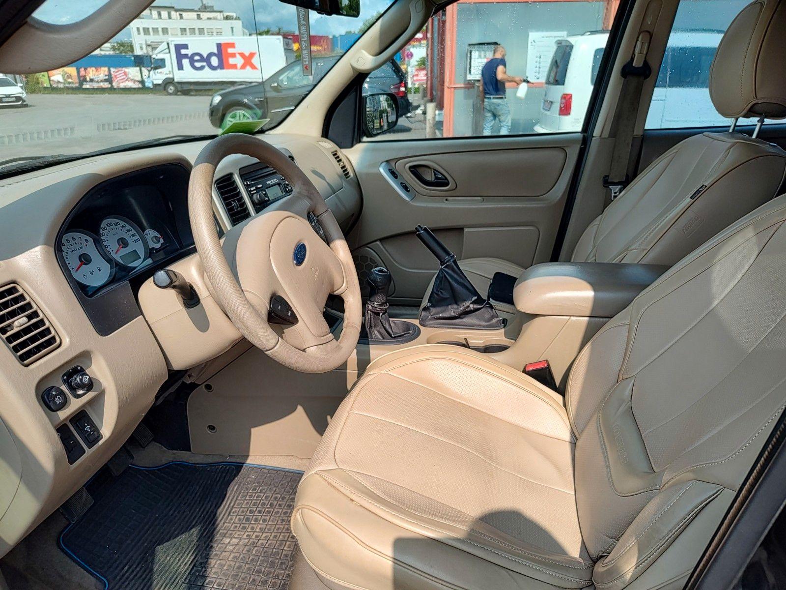 Abbildung des Autos Ford Maverick 2,3 l High…