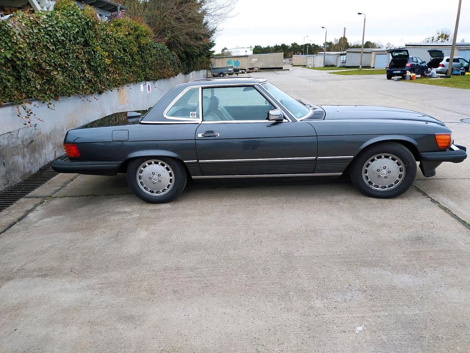 Mercedes Benz SL 560 R107 cabrio in Burghammer