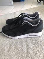 Nike Air Max Damen Sportschuh Gr. 39 getragen, tadelloser Zustand Hessen - Homberg (Efze) Vorschau