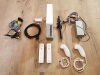 Nintendo Wii mit 2x Controller + 2x Nunchuck + HDMI Adapter Niedersachsen - Wunstorf Vorschau