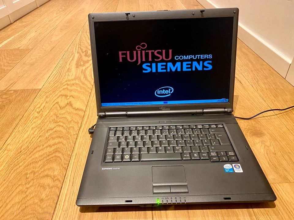 Laptop Fujitsu Esprimo mobil V5535  1.6Ghz in Dresden