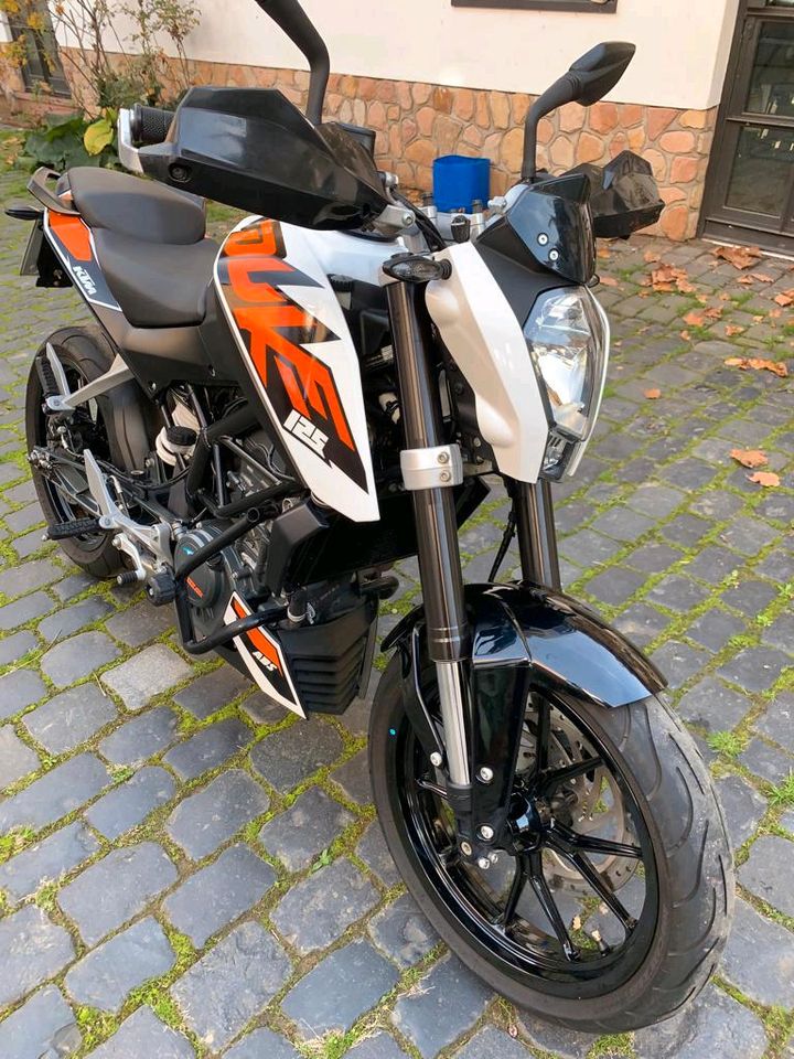 KTM Duke 125 in Bruchköbel