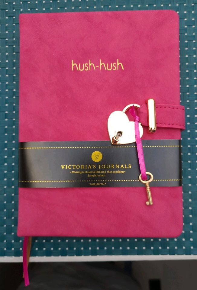 Tagebuch hush Victoria's Journals in Hamburg