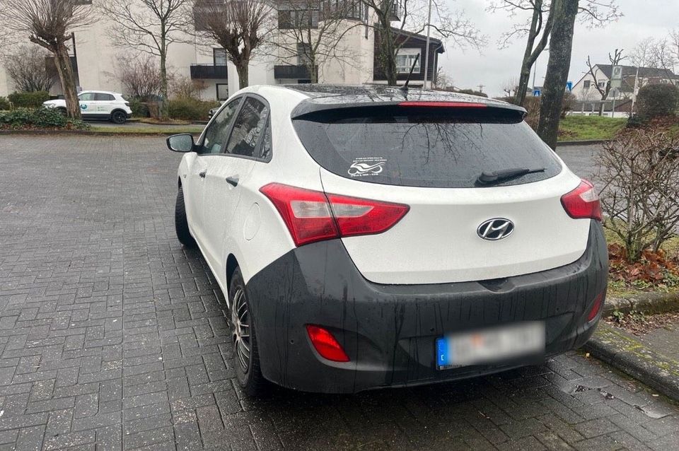 Hyundai i30 1.4 Euro 5 Top Top Zustand in Bornheim