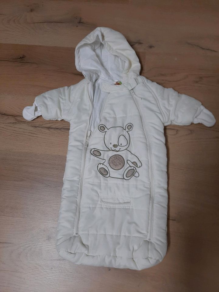 Baby-Winteranzug, weiß mit Bär, Gr. 50/56 in Neu Ulm