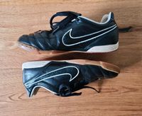 Nike tiempo Hallenschuhe Gr. 35 Mecklenburg-Vorpommern - Neubrandenburg Vorschau