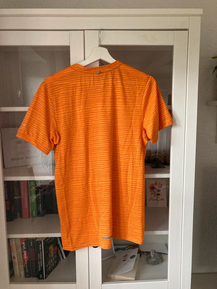 T-Shirt Sportshirt Nike S orange Shirt Oberteil in Erding