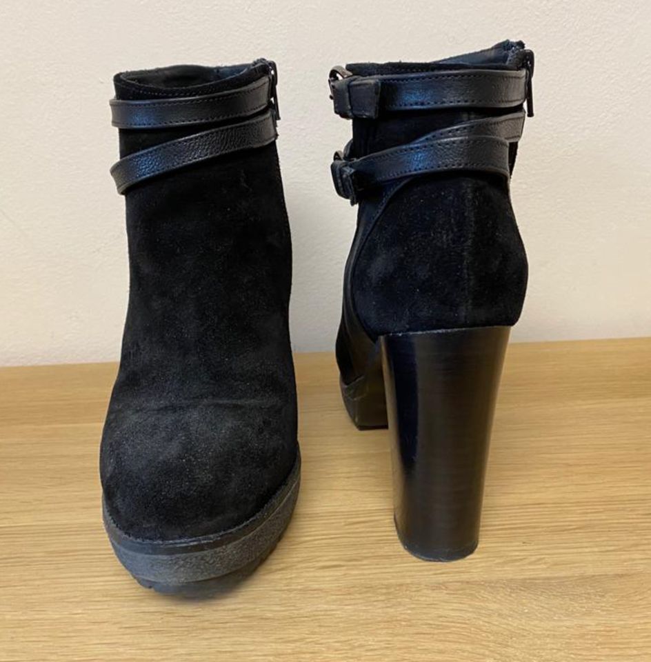 Damen Stiefeletten MANAS Gr.39 schwarz Leder in Köln