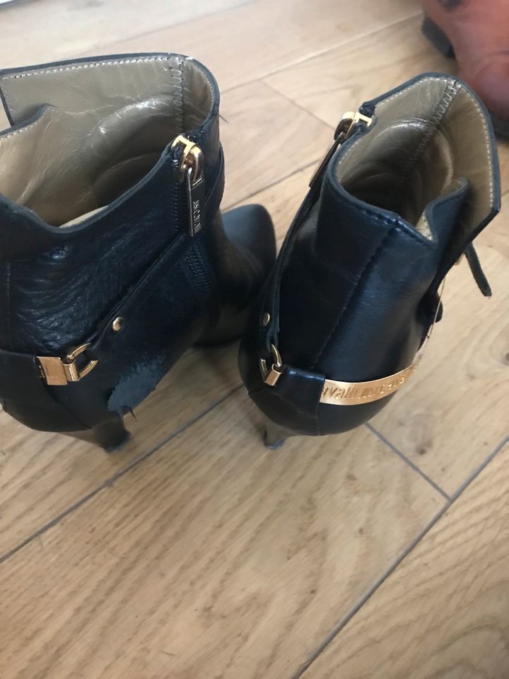 Beautiful Italian leather Just Cavalli boots in Berlin