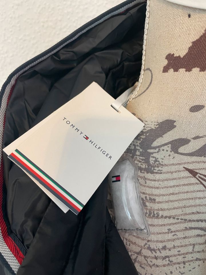 Tommy Hilfiger leichte Daunenjacke L schwarz, ungetragen, neu OVP in  Nordrhein-Westfalen - Unna | eBay Kleinanzeigen ist jetzt Kleinanzeigen