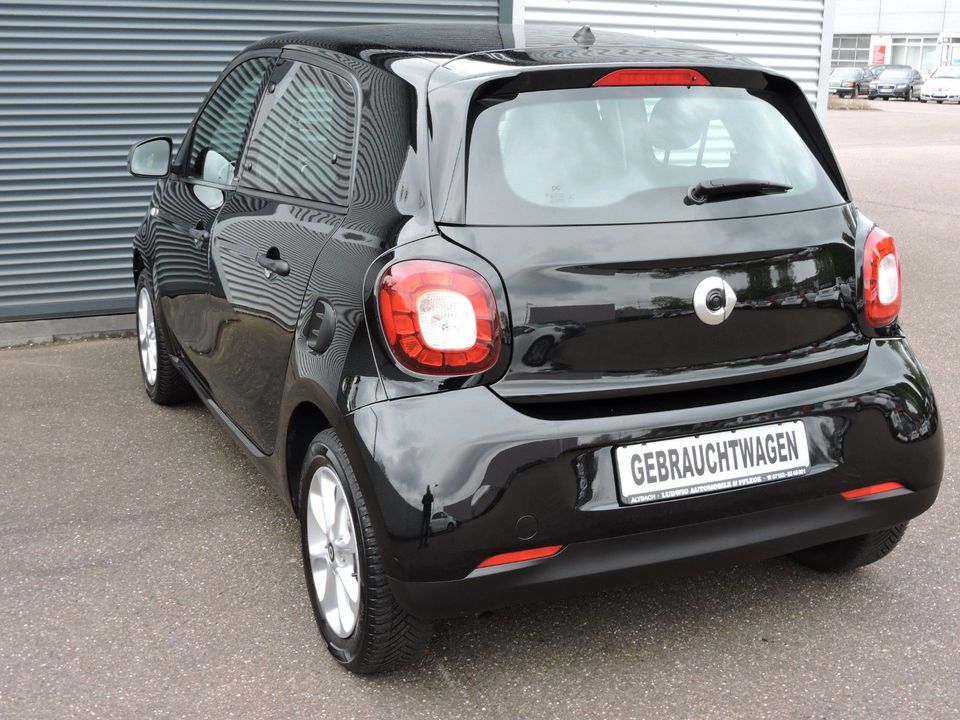 Smart ForFour DCT Passion Cool & Media RFK HU 8/25 in Altbach