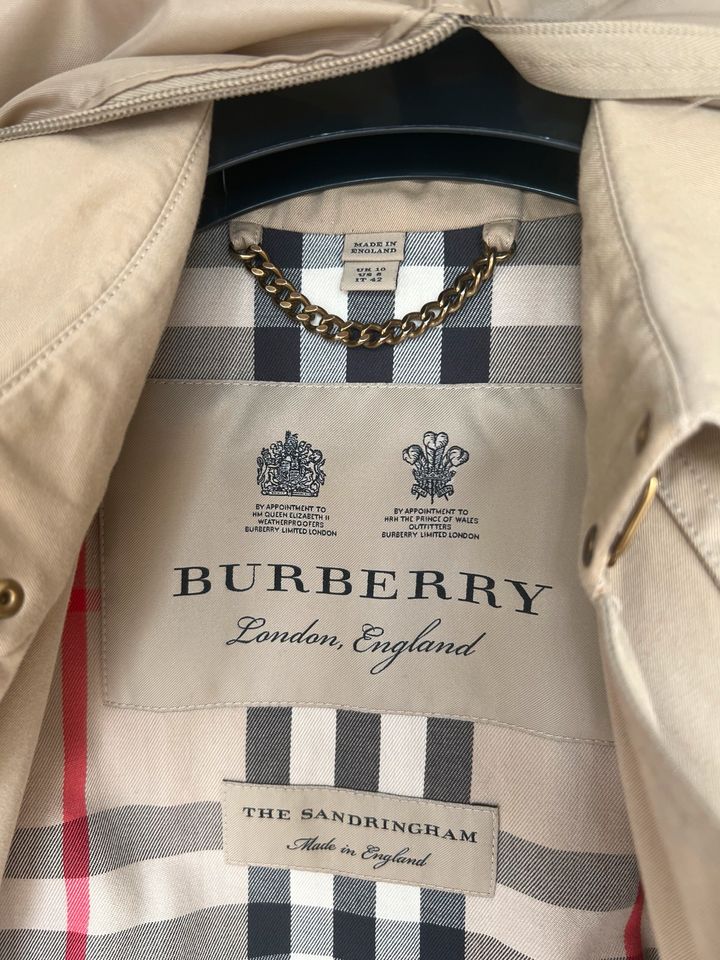 Burberry Sandringham Trenchcoat Mantel beige in Sickte