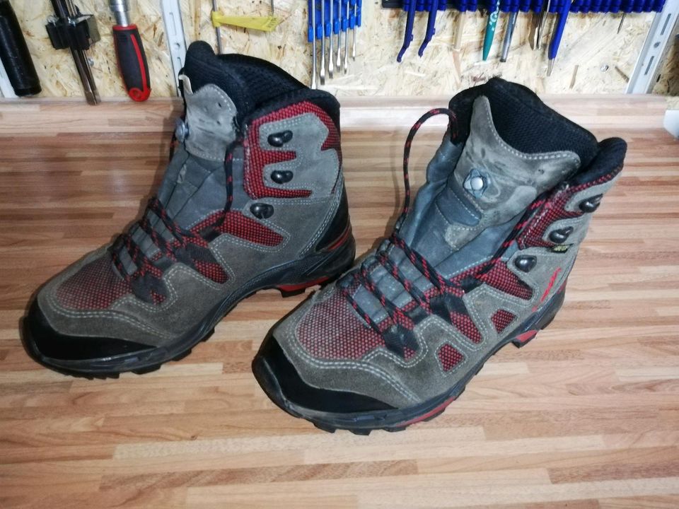 WANDERSCHUHE LOWA KHUMBU GTX 2 WS TREKKINGSCHUHE KAT 3 in Biedenkopf