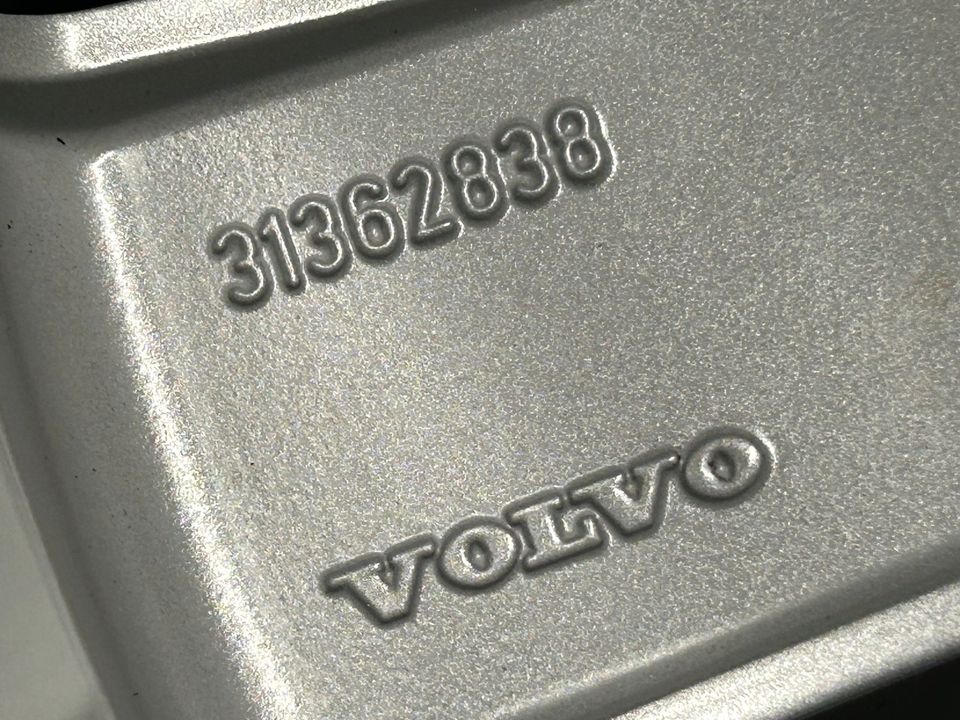 Volvo V90 S90 17 Zoll Winterreifen Original Kompletträder NEU in Gelsenkirchen