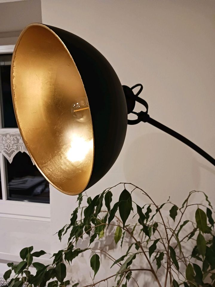 Stehlampe Bogenlampe in Osterhofen