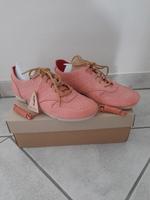 Sneaker, Schnürschuhe Größe 38, Clarks, ungetragen Hessen - Bad Nauheim Vorschau