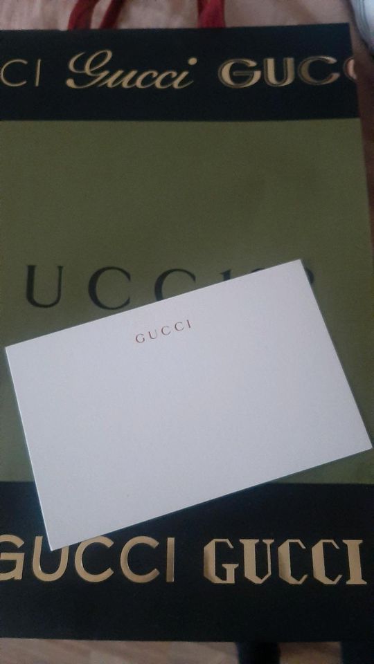 GUCCI KARTE LOGO SCHRIFTZUG Deko Sammler Geburtstag ROT GOLD in Lüneburg