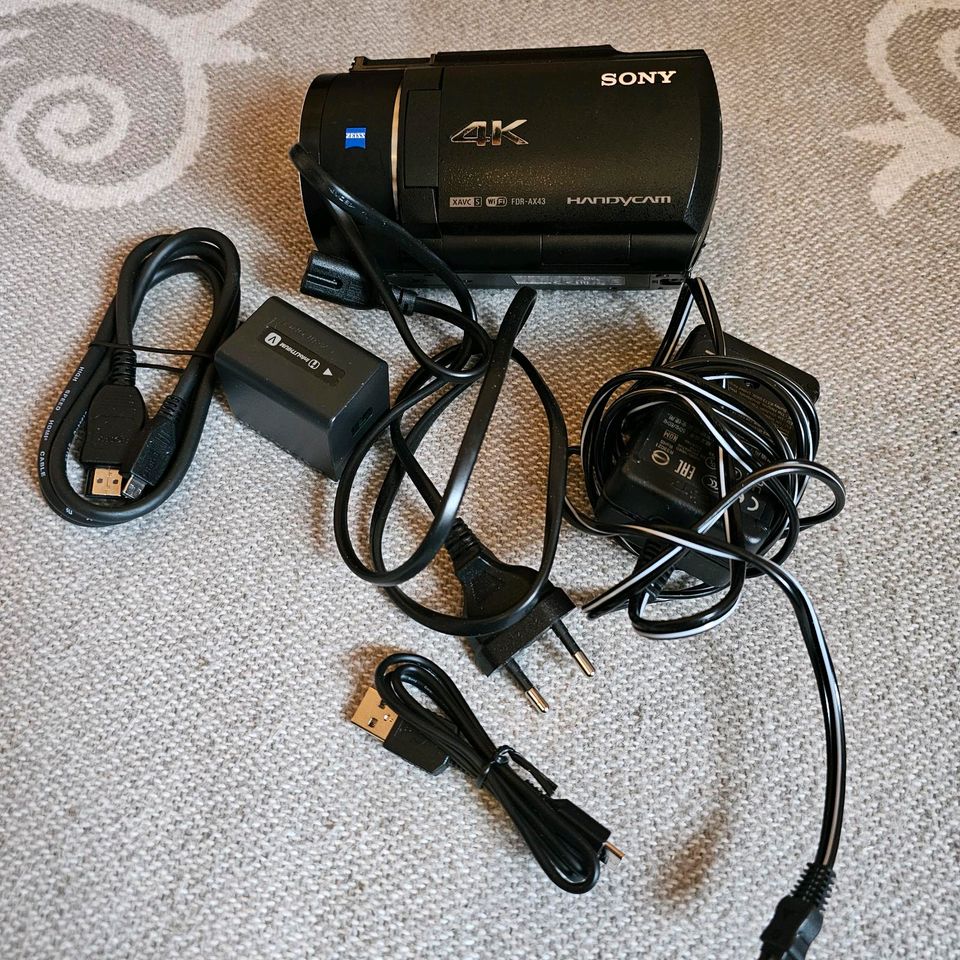 Sony FDR AX43a 4k Camcorder in Hoppstädten-Weiersbach