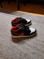 Nike Air Jordan 1 low rot/schwarz/weiß Gr: 38,5 Stuttgart - Stuttgart-Nord Vorschau