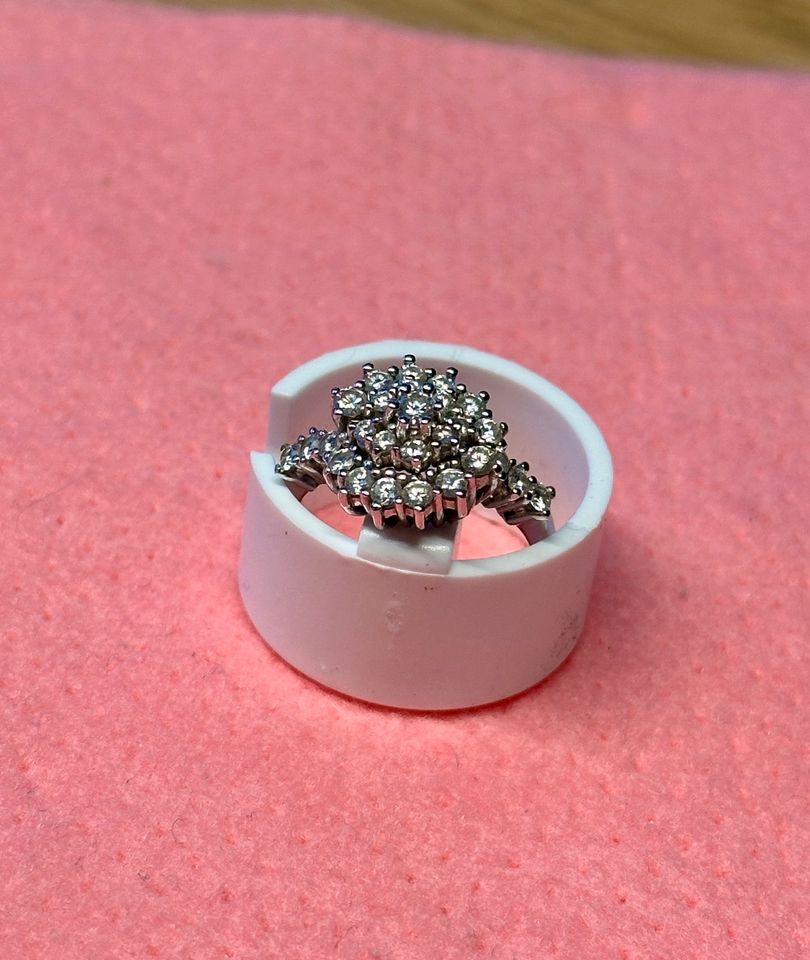 Vintage Ring Goldring 585 Weißgold Diamanten besetzt 5,60g in Straelen