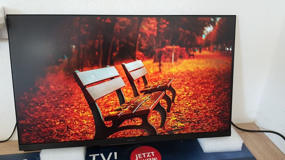Samsung LS27C310EAUXEN 27 Zoll Essential Monitor 1080p 75Hz in Korschenbroich