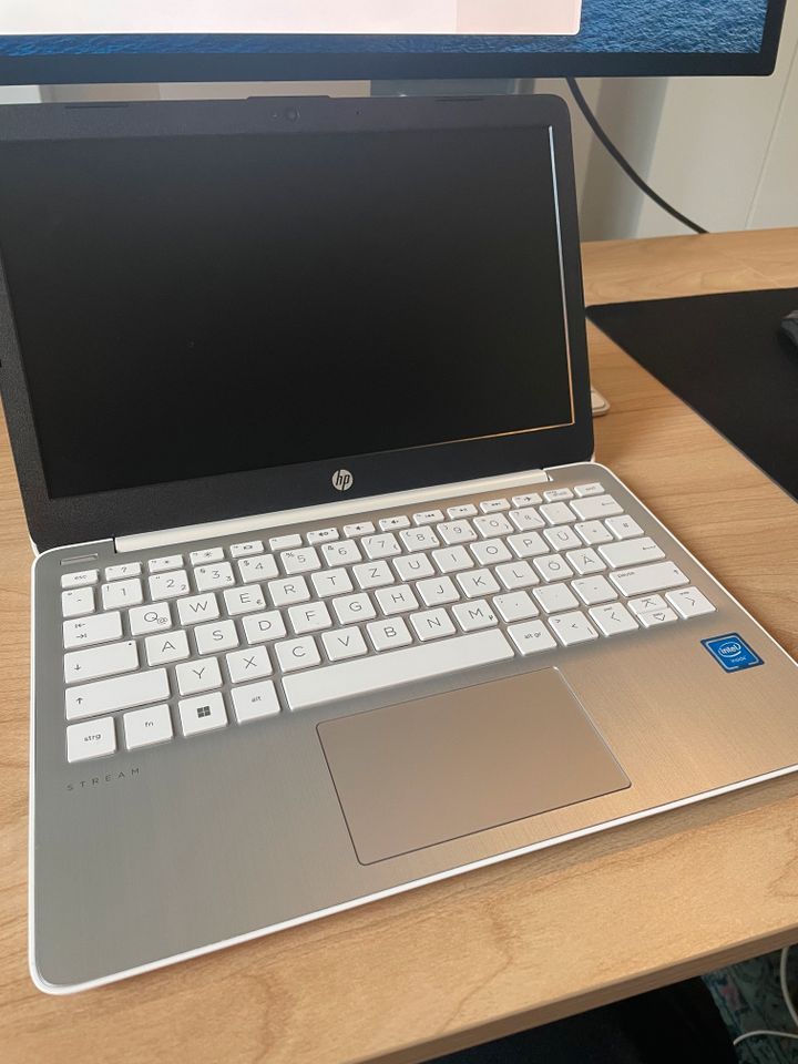 HP Stream Laptop 11,6" HD Display kleiner Laptop wie neu in Düsseldorf