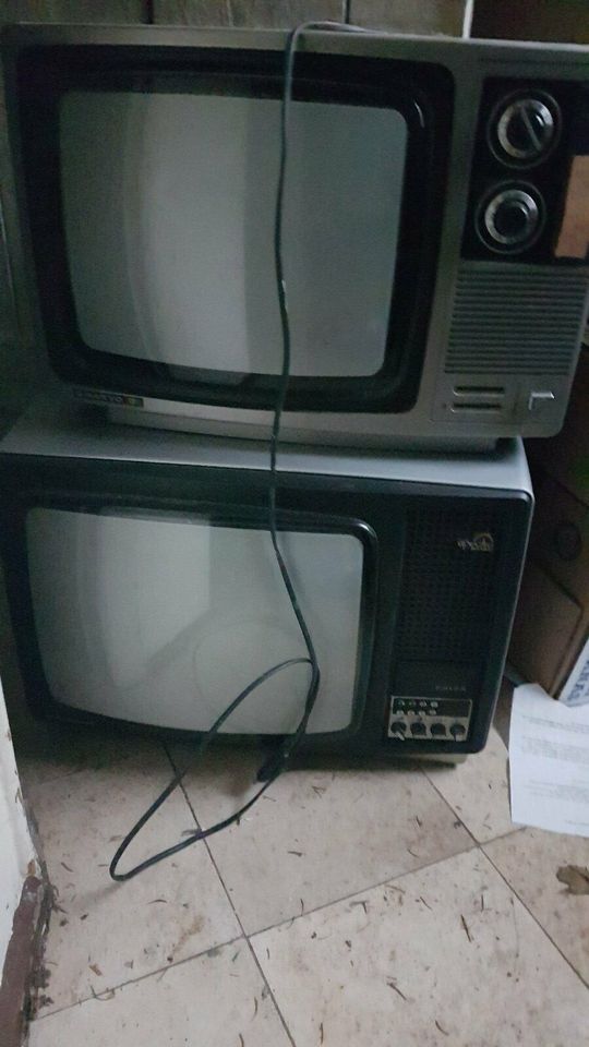 2 x Retro Röhren TV 70ziger in Butzbach