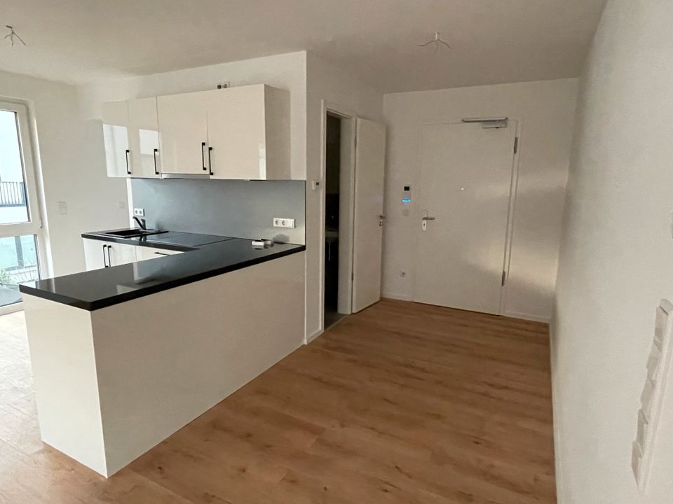 Moderne 3-Zimmer Balkonwohnung, EBK, Aufzug, Glaserke in Zirndorf in Zirndorf