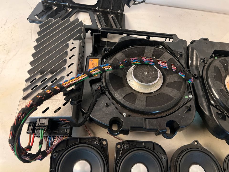 BMW F10 F11 Soundsystem TOP HiFi Lautsprecher Verstärker Harman in Heinsberg