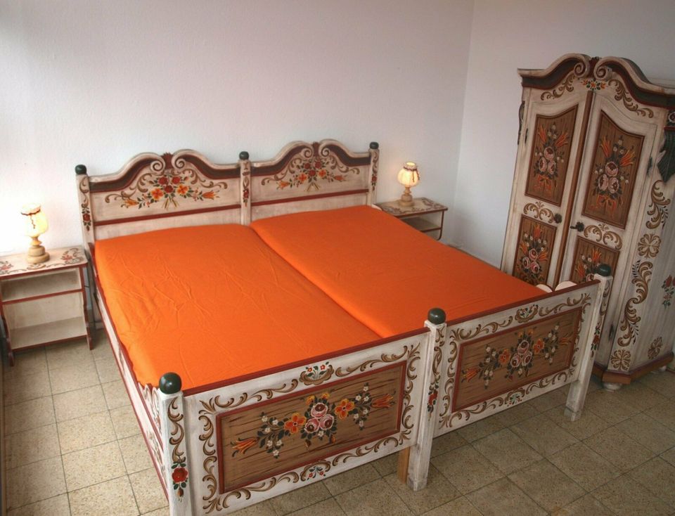 Schlafzimmer (Nr.010) Voglauer Altweiß komplett in Sulingen